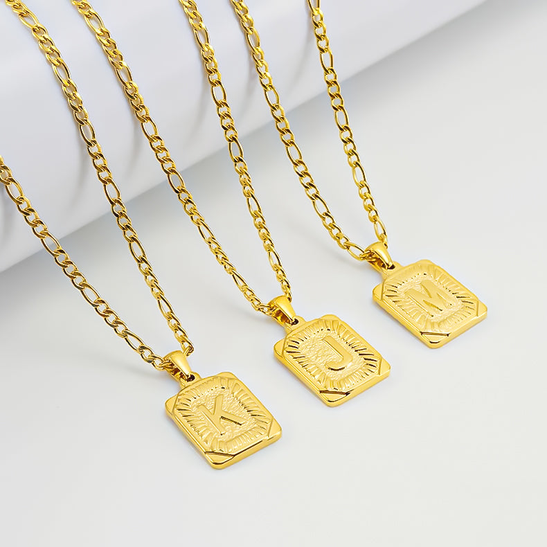 Colgante Rectangular con Inicial Personalizado | Acero Inoxidable con Baño de Oro 18K
