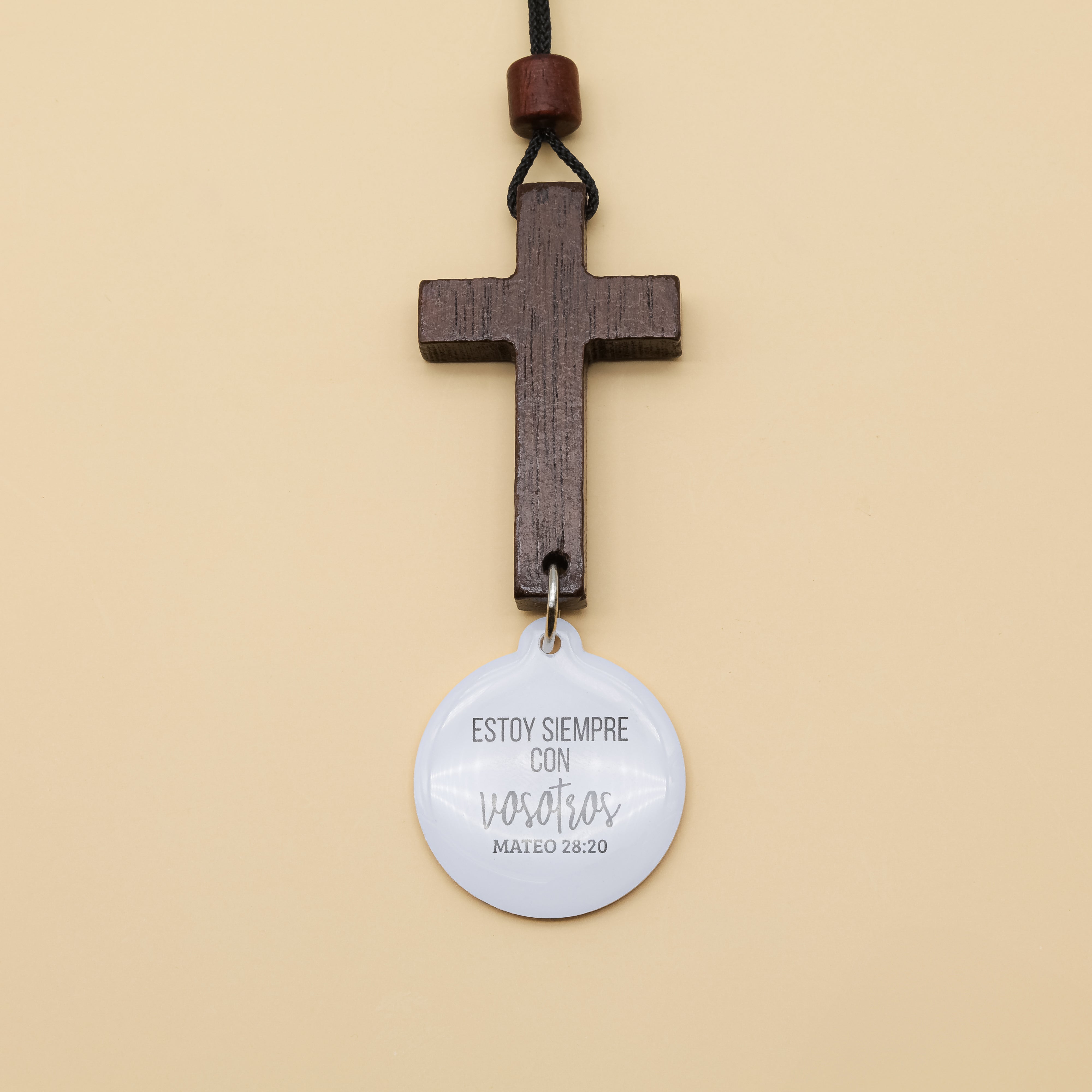 Cruz de Madera para coche con dispositivo NFC