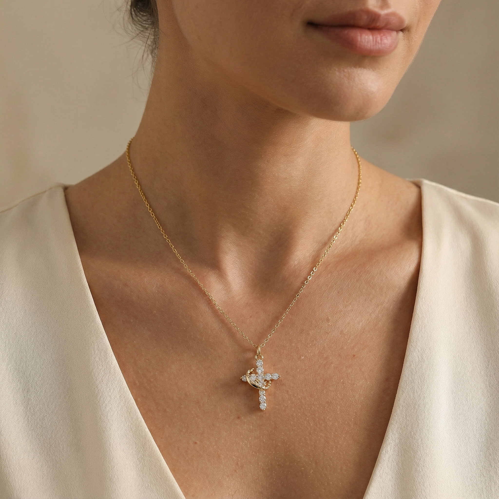 Sun Amulet choker with natural aventurine stone plated in 18k gold