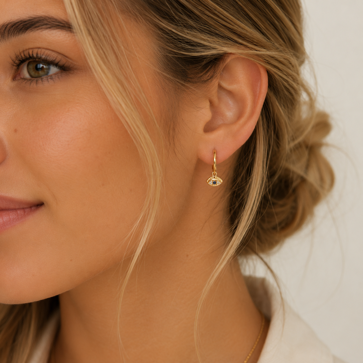 Pendientes Nazar bañados en oro 18k