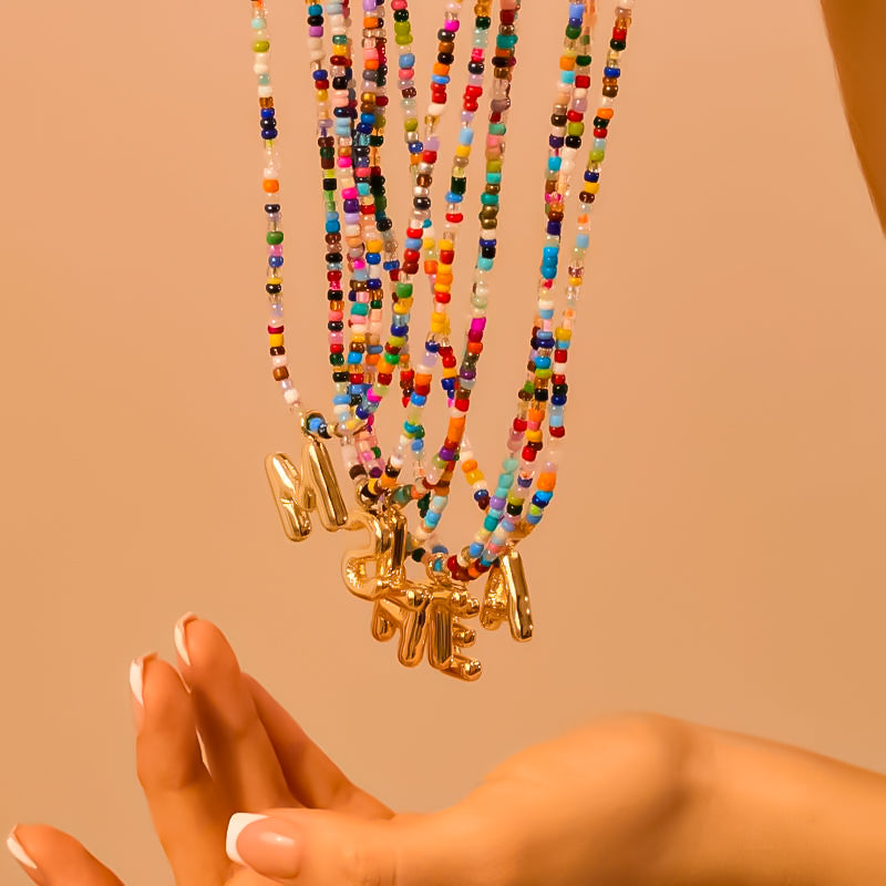 Colgante Inicial multicolor | Baño de Oro 18K y Personalizado Hecho a Mano