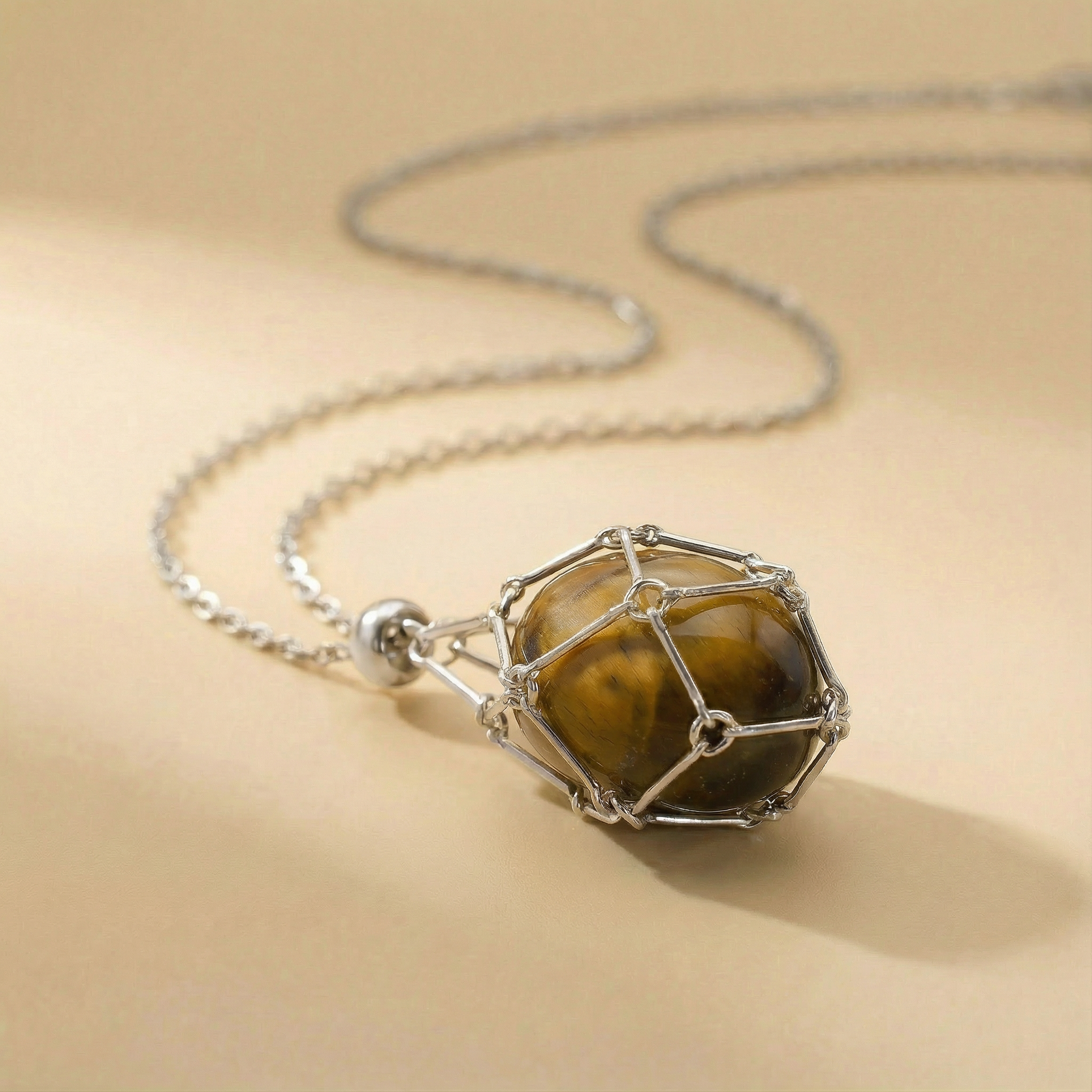 TIGER EYE PENDANT WITH LEATHER CHAIN ​​(black) 