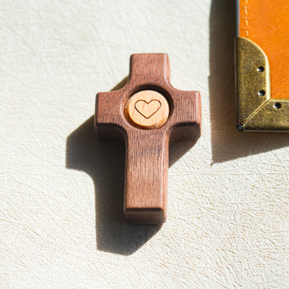 Cruz con Corazón de Olivo
