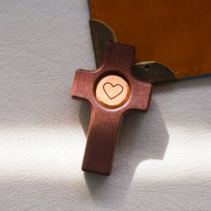 Cruz con Corazón de Olivo