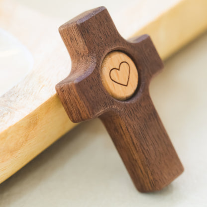 Cruz con Corazón de Olivo