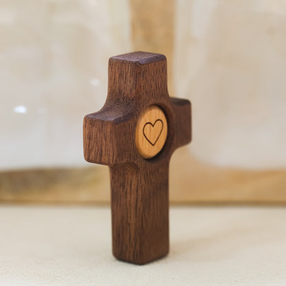 Cruz con Corazón de Olivo