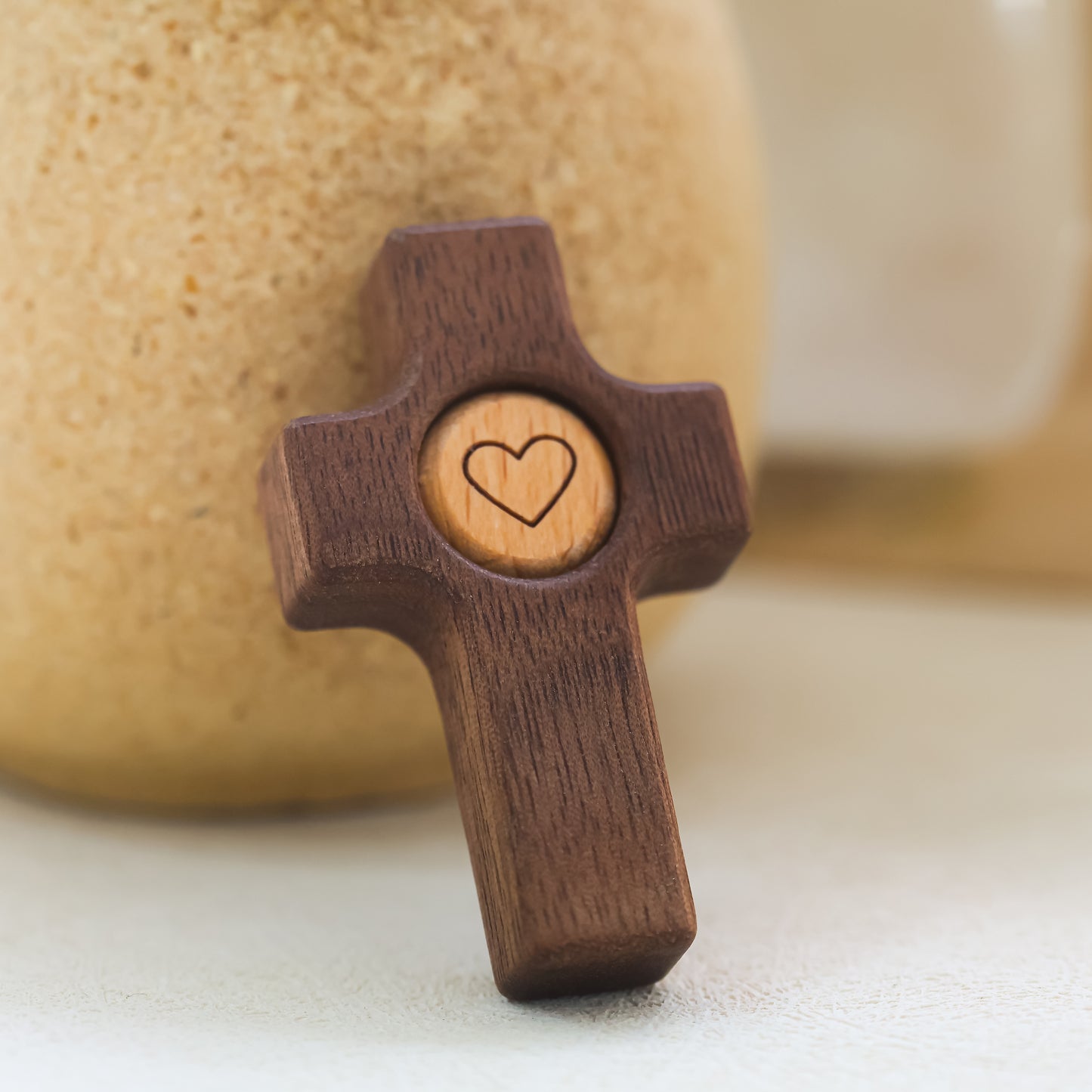 Cruz con Corazón de Olivo